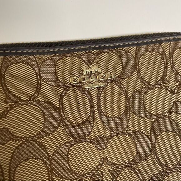 Coach Signature Wristlet Wallet Zip Pouch - Picture 3 of 7